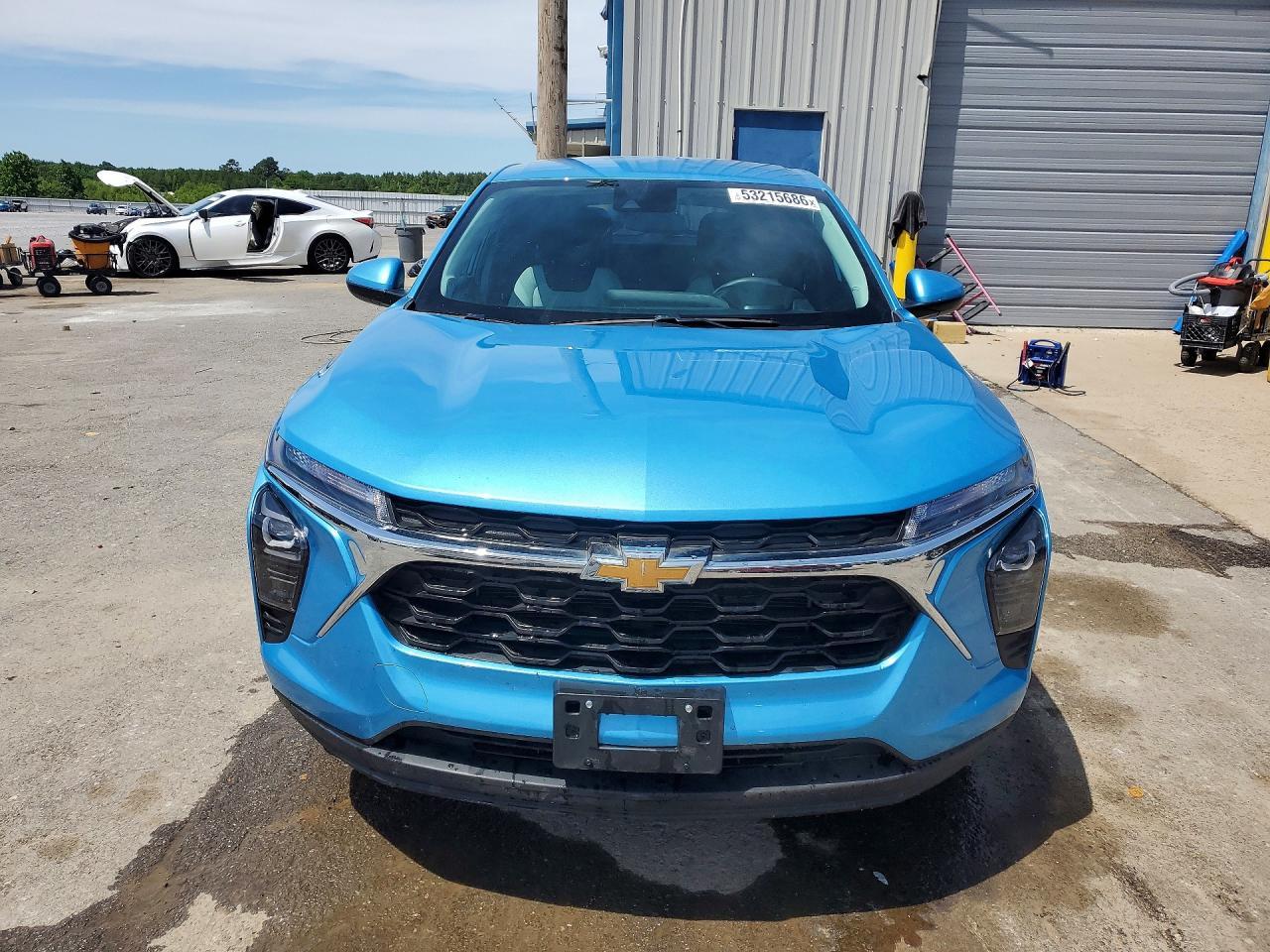2025 Chevrolet Trax Ls - Image 5