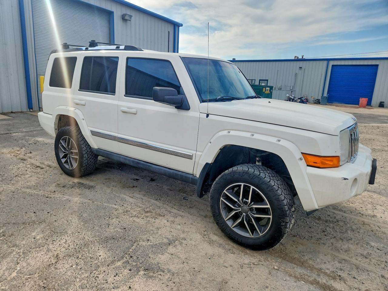 2006 Jeep Commander Limited - Image 4