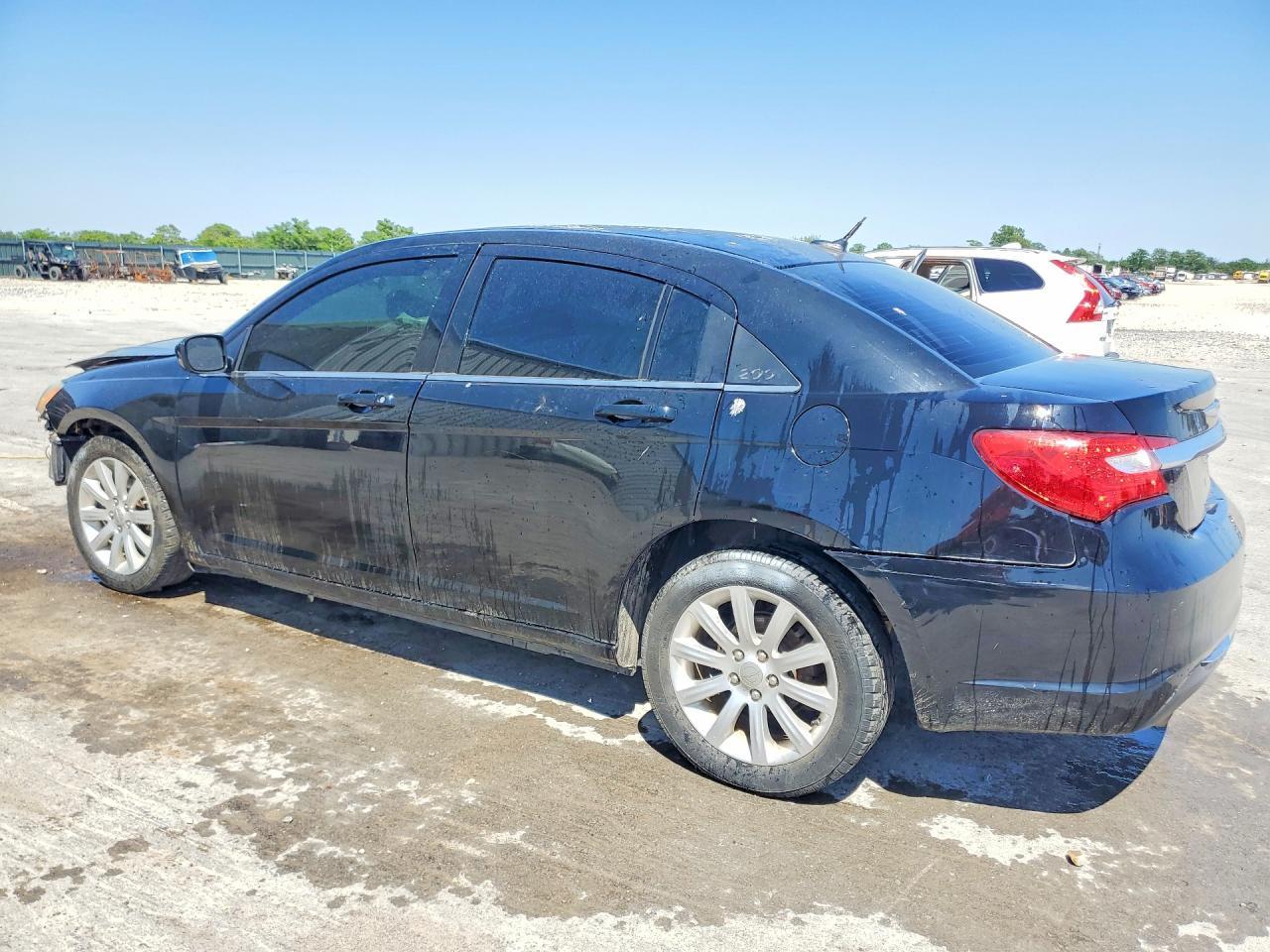 2012 Chrysler 200 Touring - Image 2