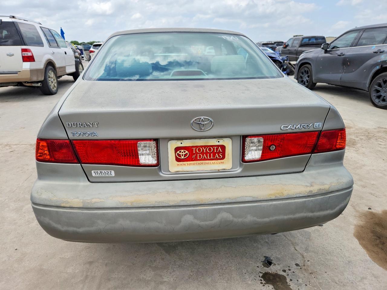 2001 Toyota Camry Le - Image 6