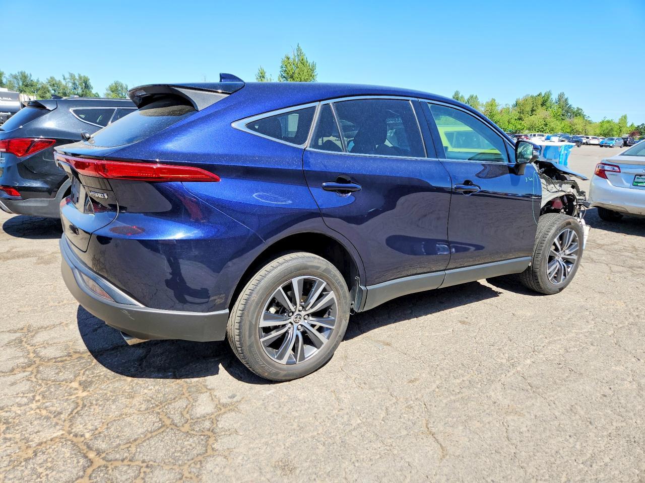 2022 Toyota Venza Le - Фото 3