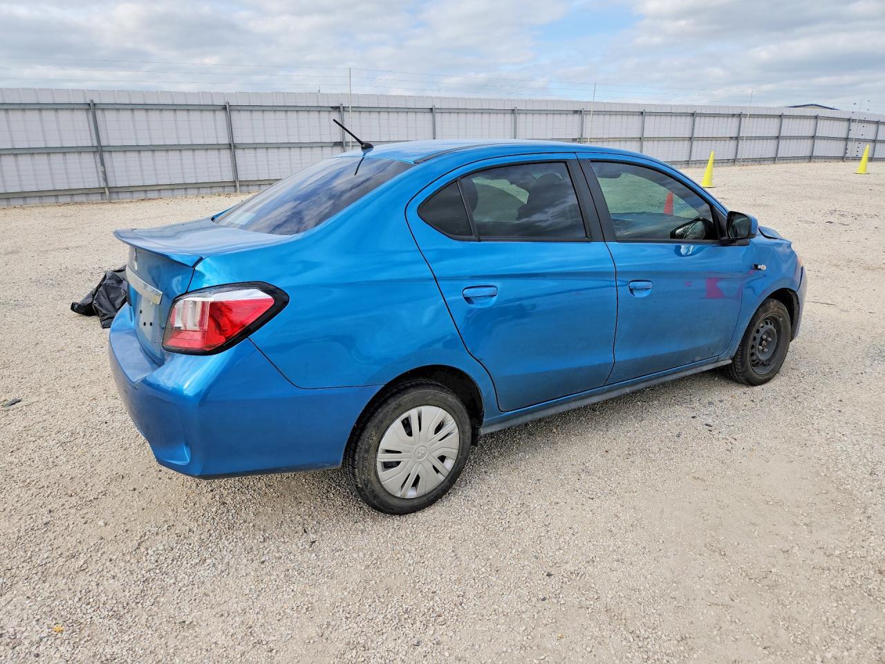 2024 Mitsubishi Mirage G4 Es - Image 3