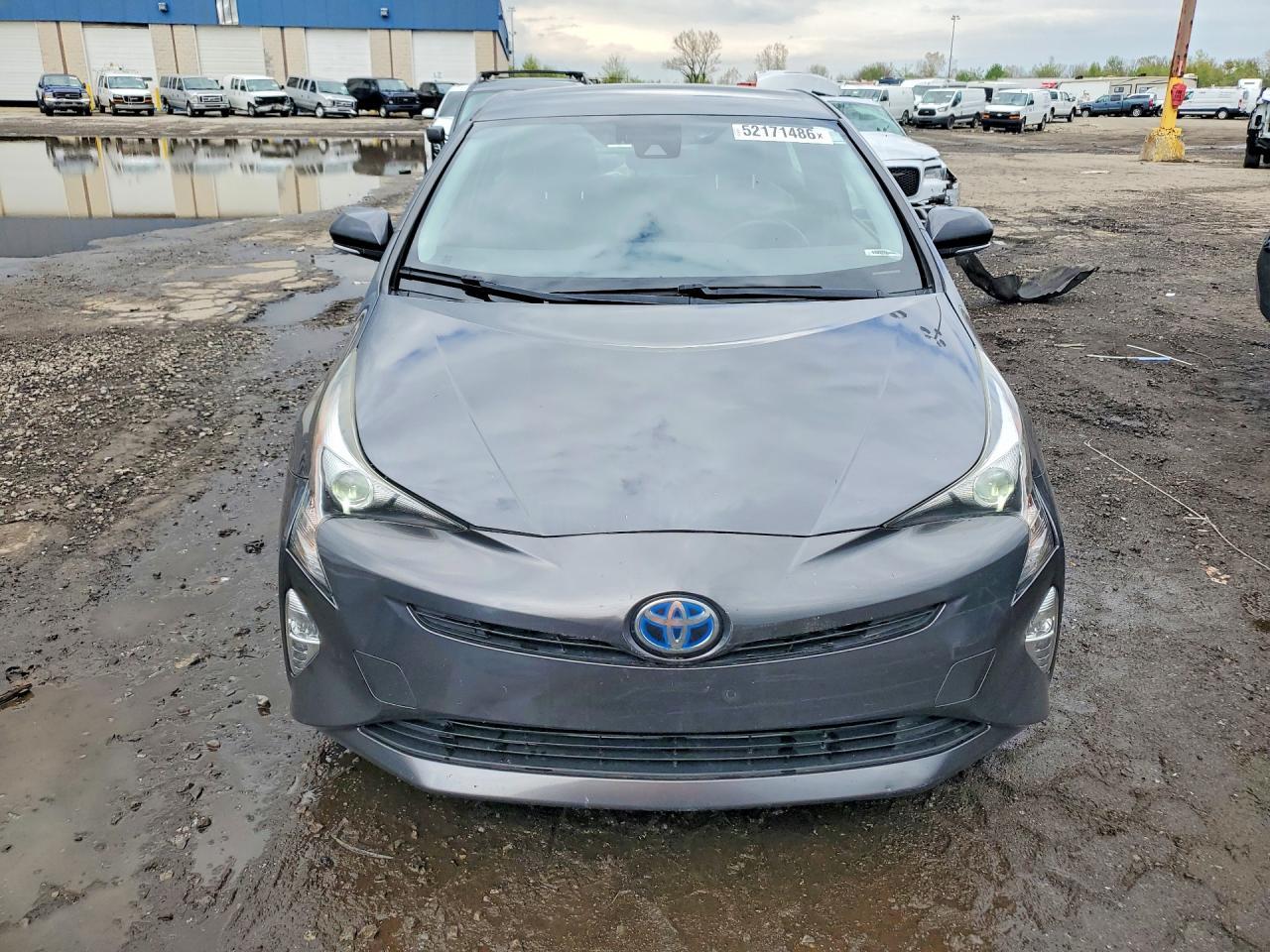 2017 Toyota Prius Three Touring - Image 5