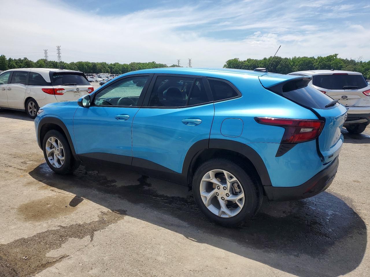 2025 Chevrolet Trax Ls - Image 2