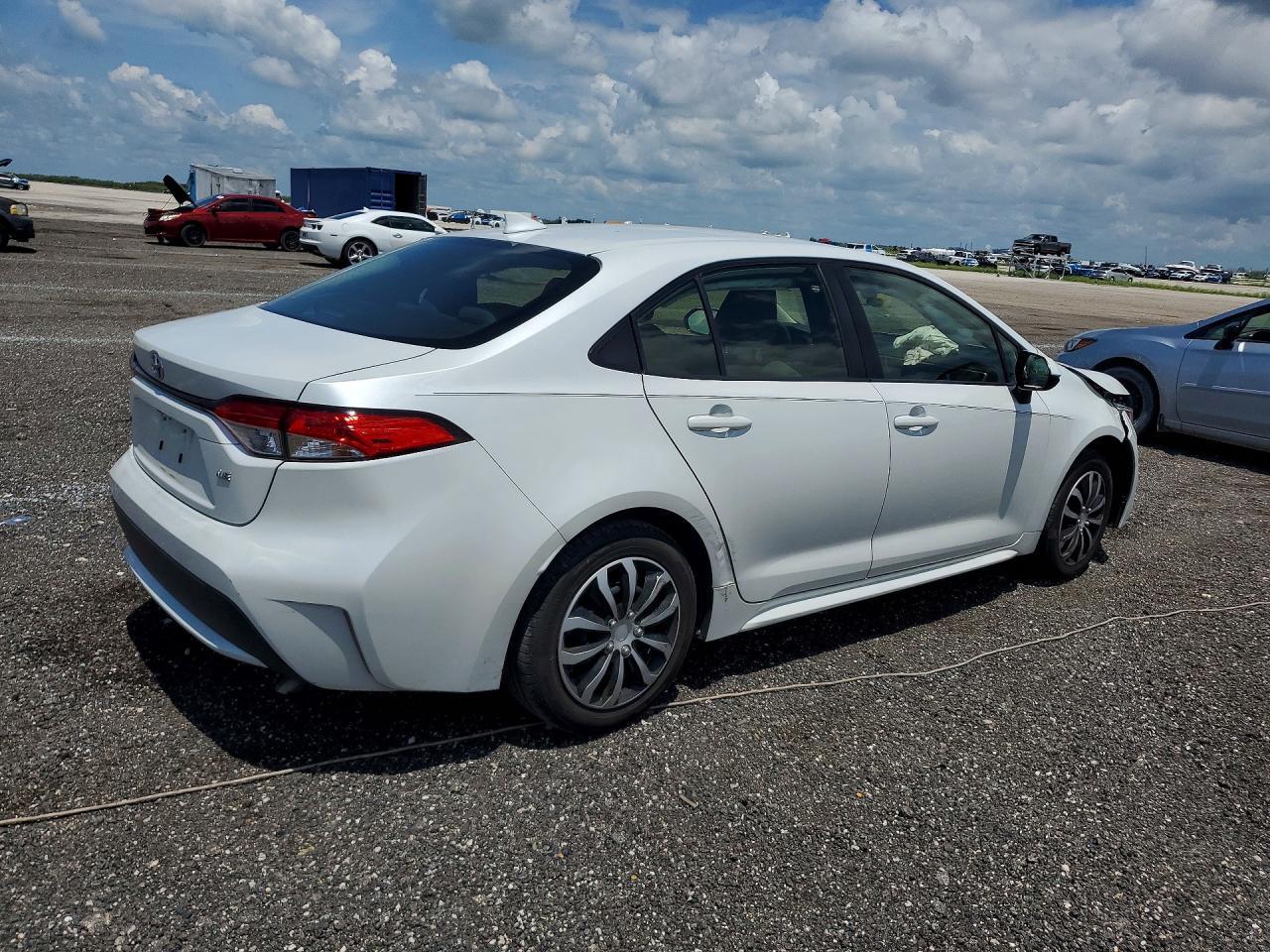 2022 Toyota Corolla Le - Фото 3