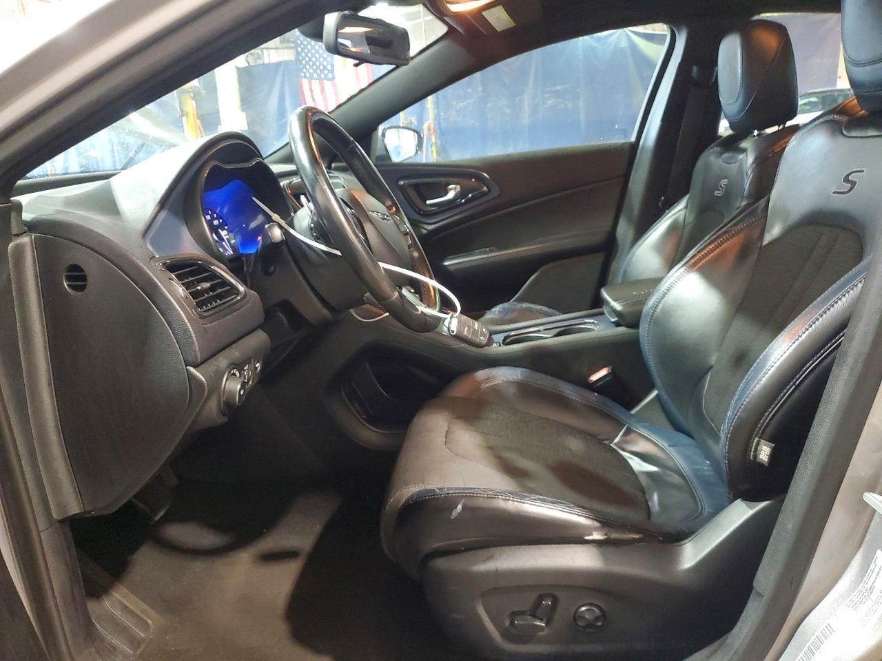 2015 Chrysler 200 S - Фото 7