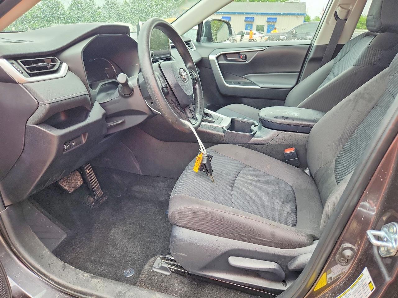 2025 Toyota Rav4 Le - Image 7