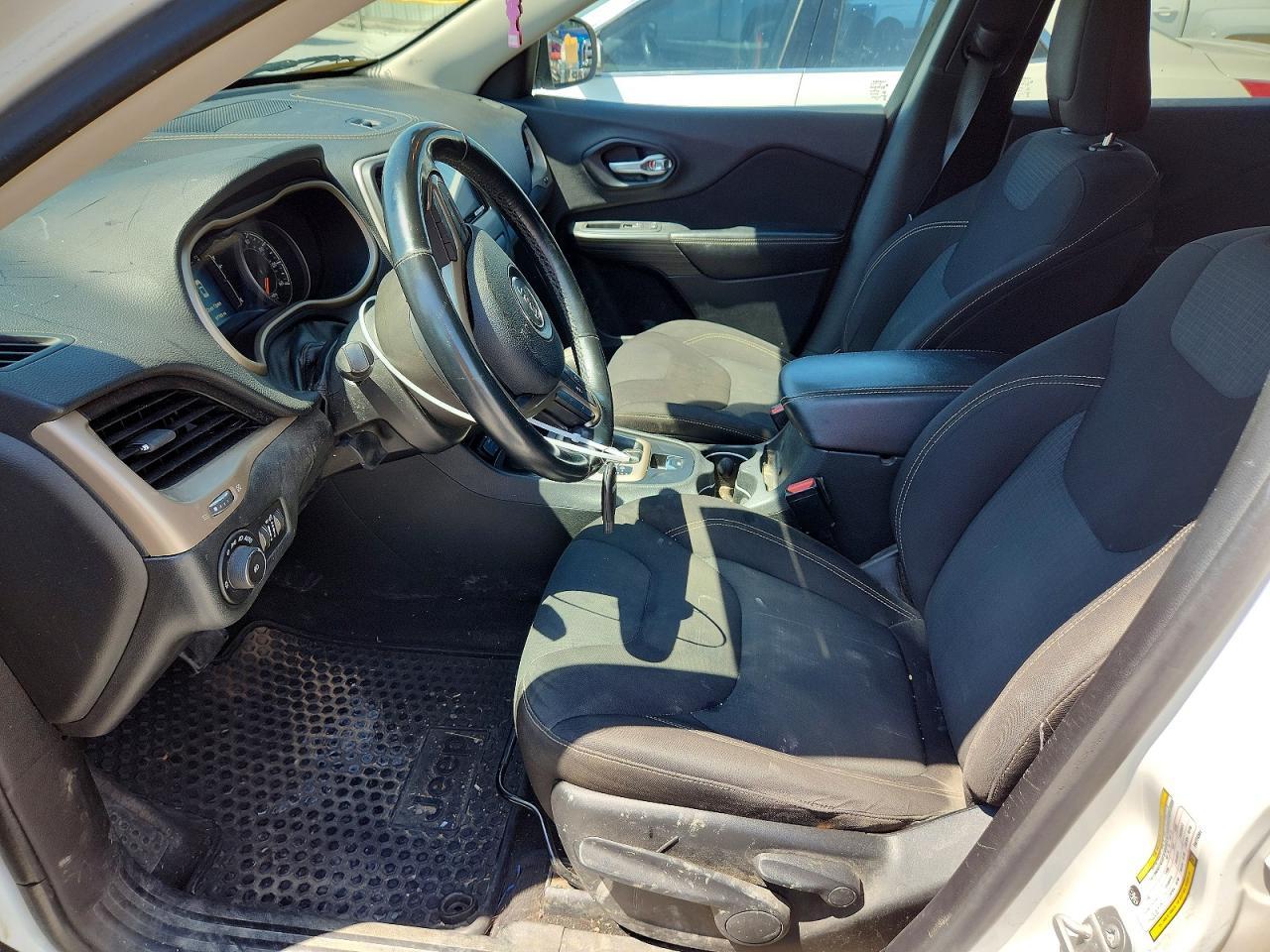 2015 Jeep Cherokee - Image 7