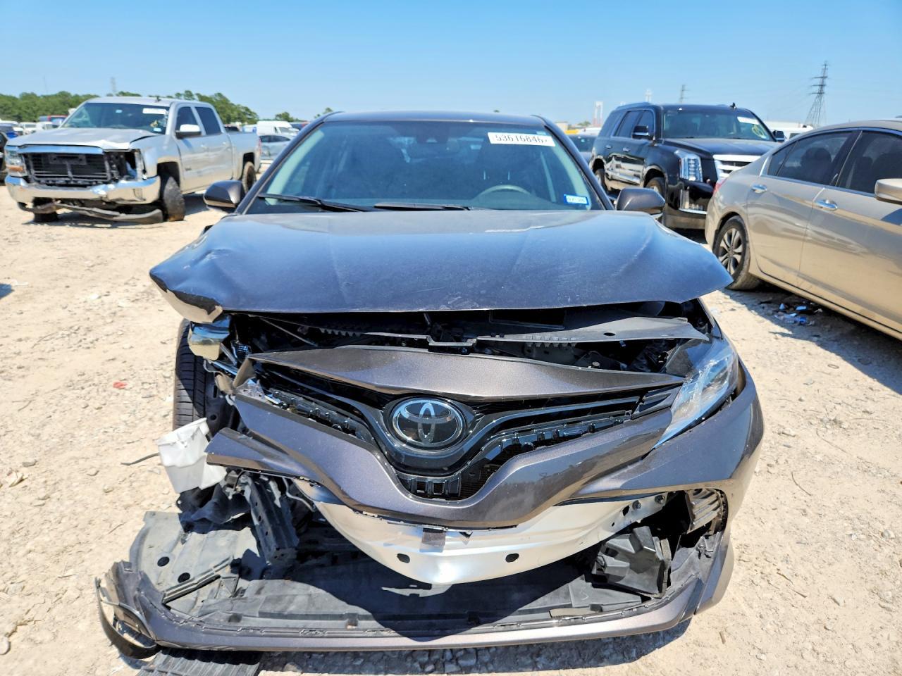 2020 Toyota Camry Le - Фото 5