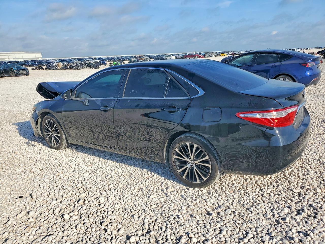 2017 Toyota Camry Le - Image 2