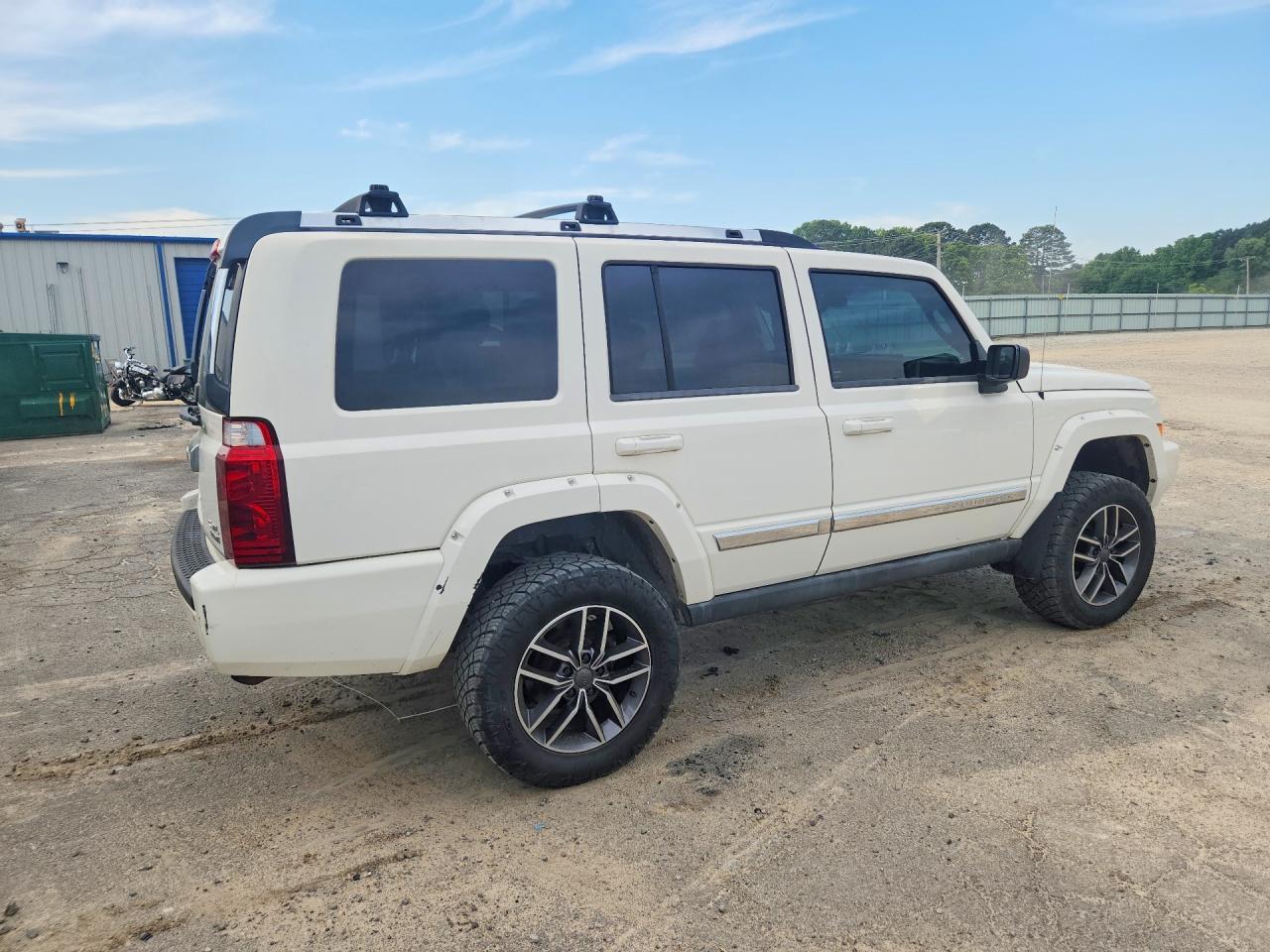 2006 Jeep Commander Limited - Image 3
