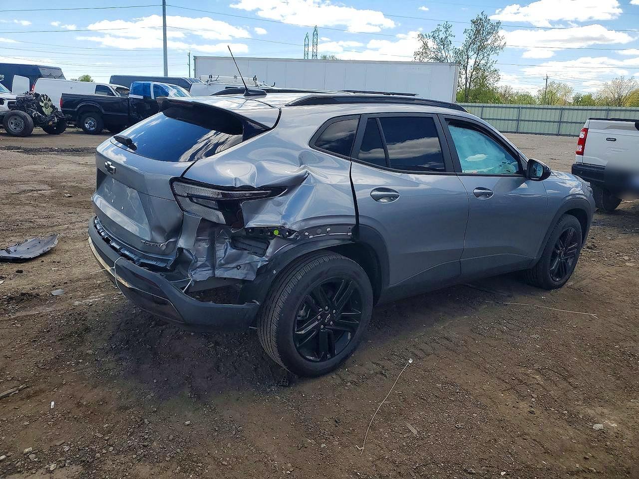 2025 Chevrolet Trax Activ - Image 3