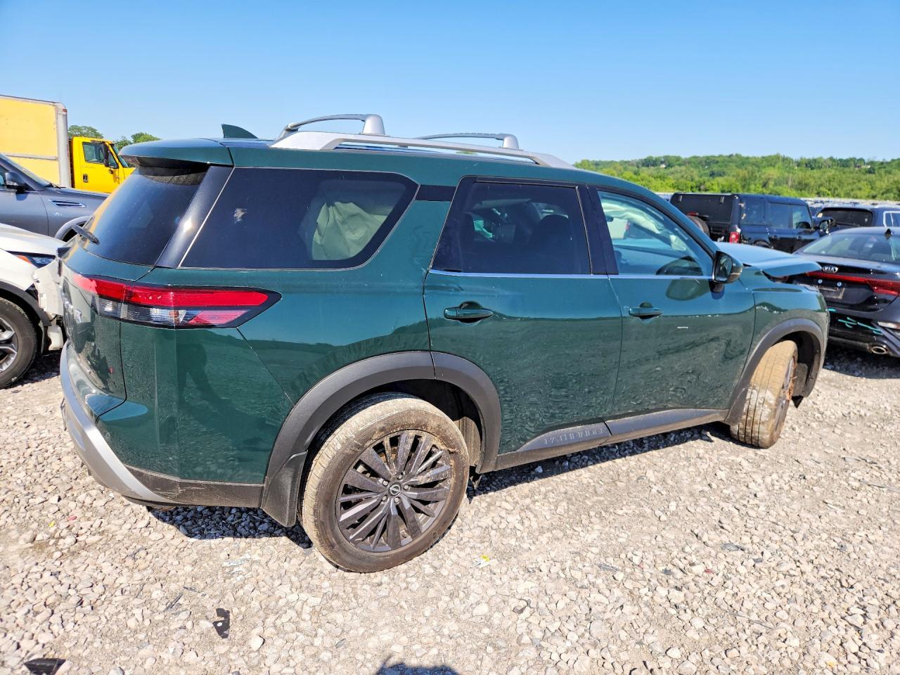 2023 Nissan Pathfinder Sl - Фото 3