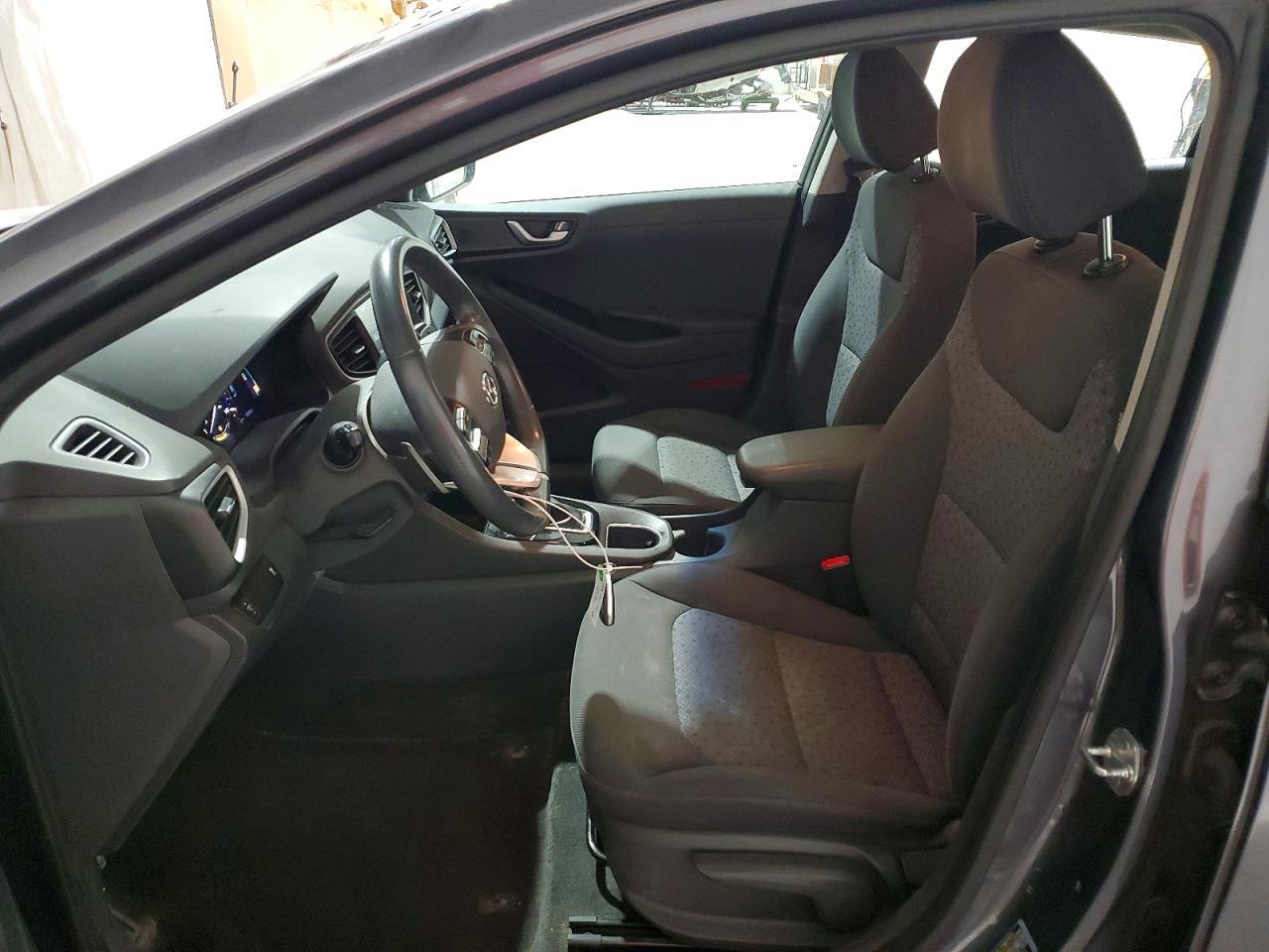 2019 Hyundai Ioniq Plug-In Hybrid Base - Фото 7