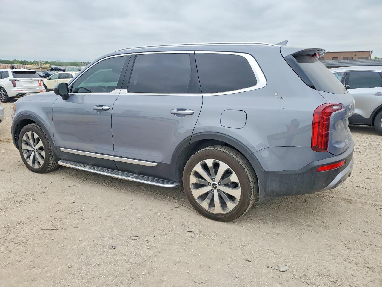 2022 Kia Telluride S - Image 2