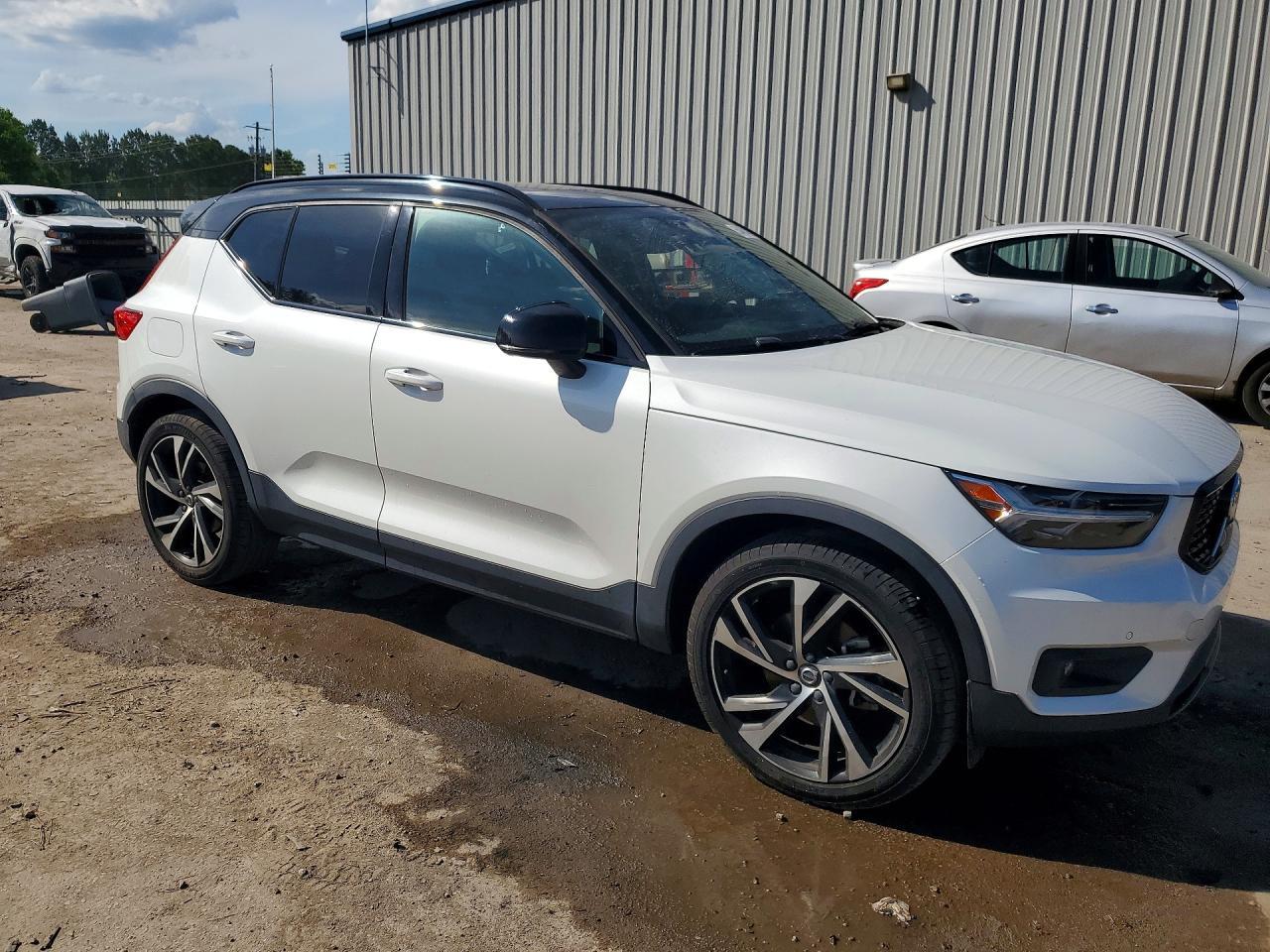 2021 Volvo Xc40 T5 R-Design - Фото 4
