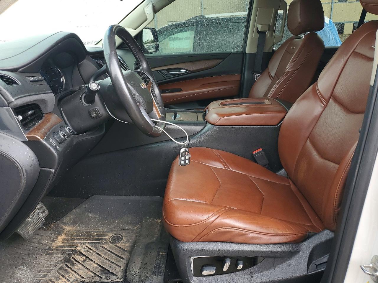 2018 Cadillac Escalade Premium Luxury - Image 7