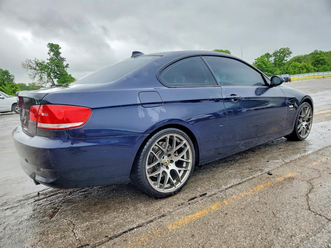 2009 BMW 335 Xi - Image 3