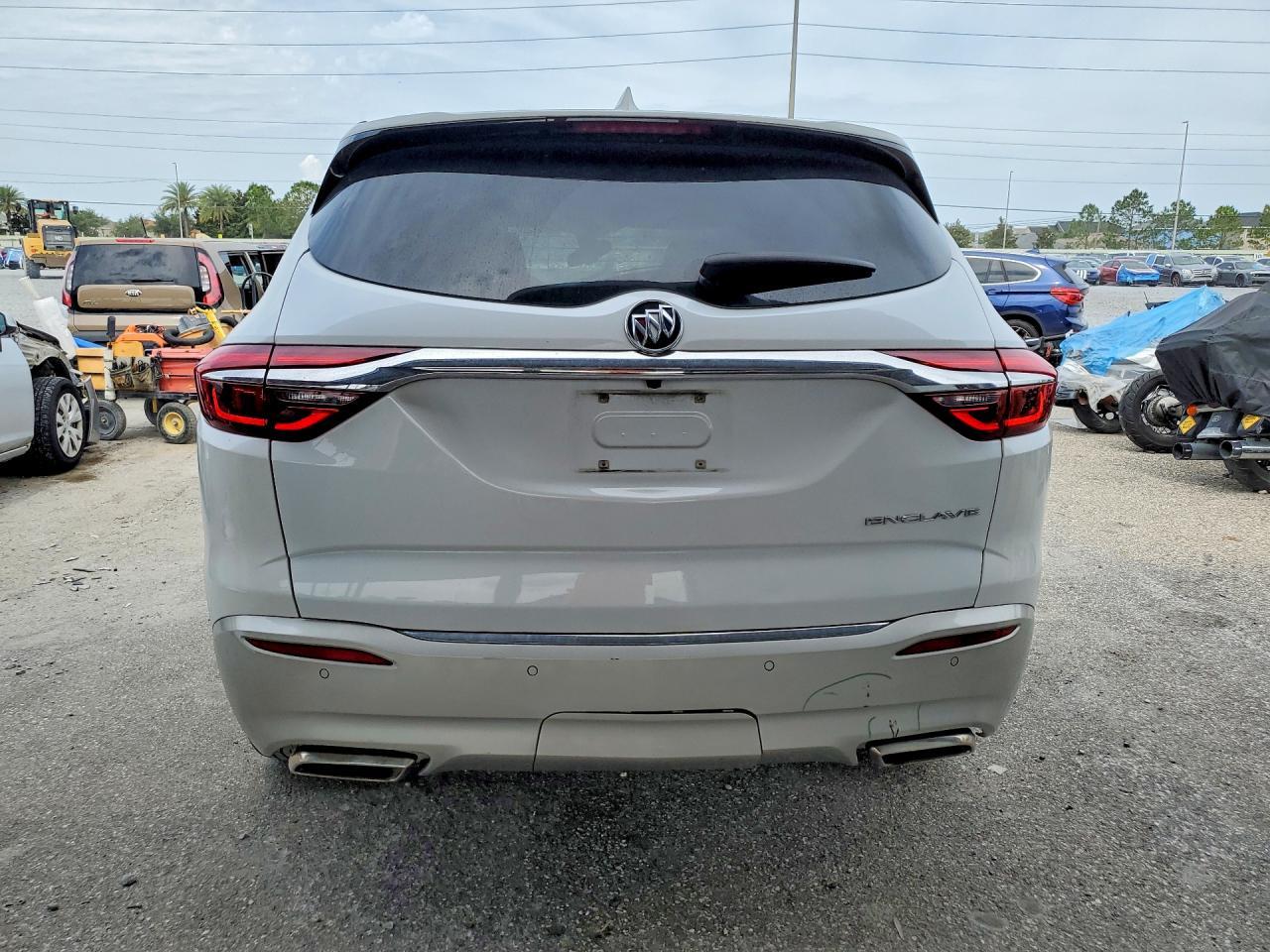 2019 Buick Enclave Essence - Image 6