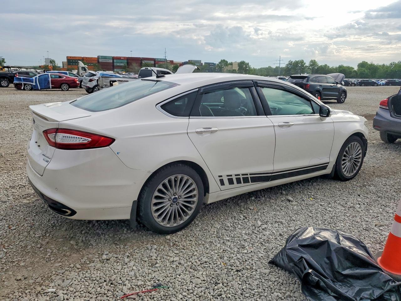 2016 Ford Fusion Titanium - Image 3