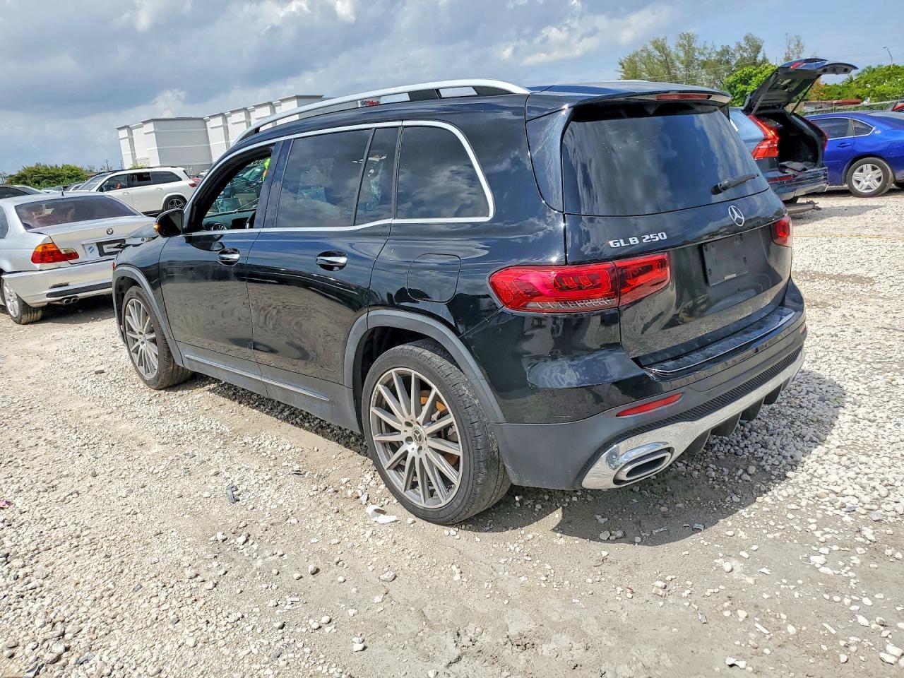 2020 Mercedes-Benz Glb 250 - Image 2