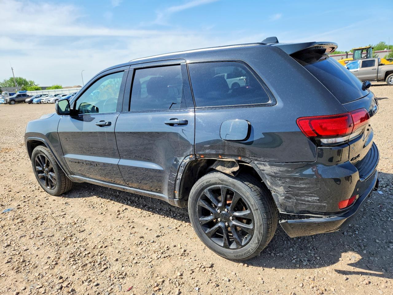2018 Jeep Grand Cherokee Laredo - Image 2