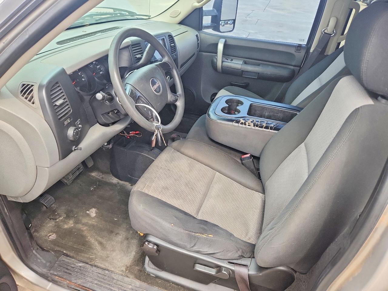 2008 GMC Sierra K1500 - Image 7