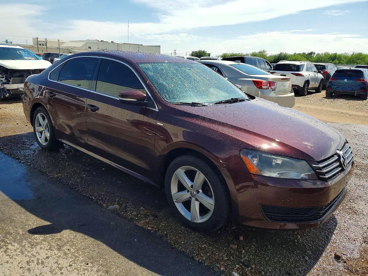 2014 Volkswagen Passat S - Image 4
