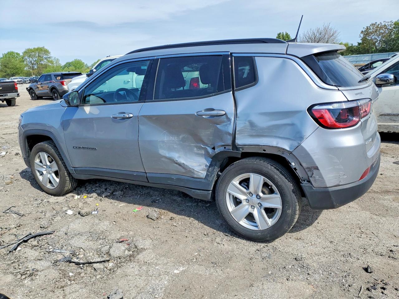 2022 Jeep Compass Latitude - Фото 2