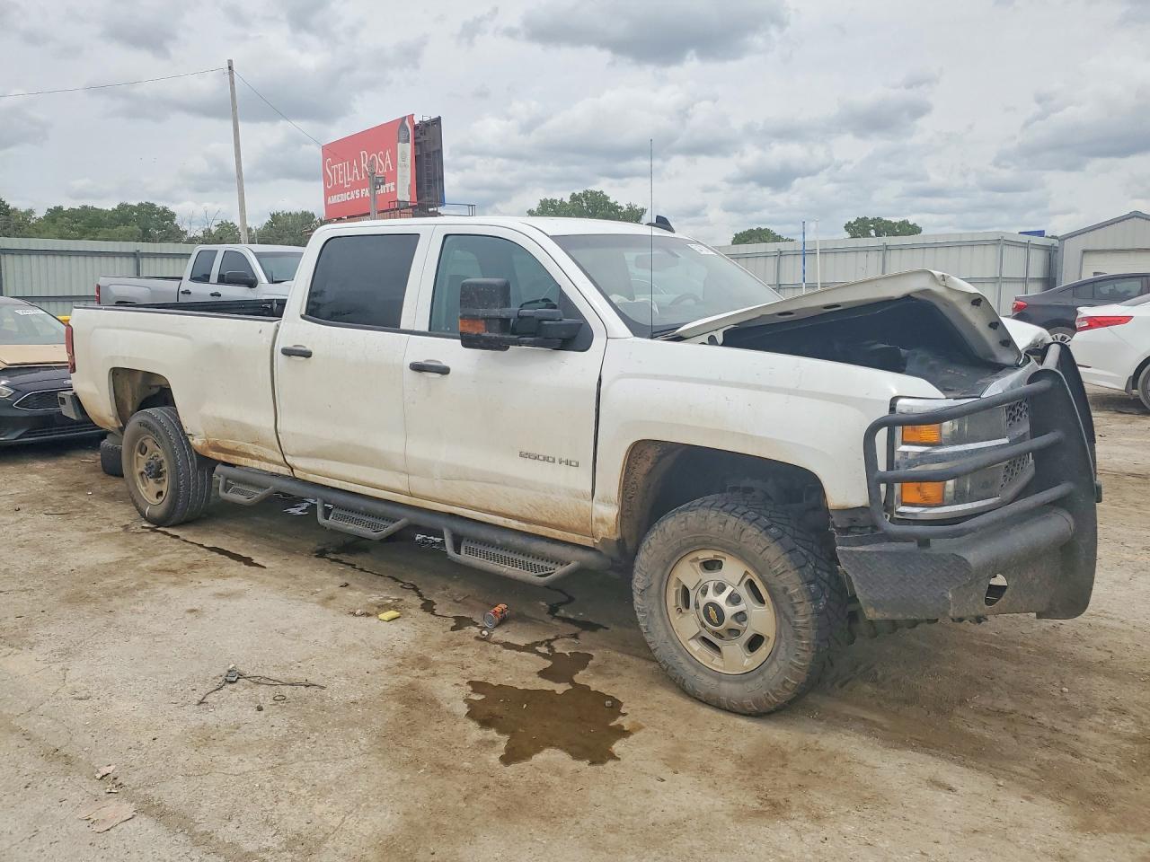 2019 Chevrolet Silverado C2500 Heavy Duty - Image 4