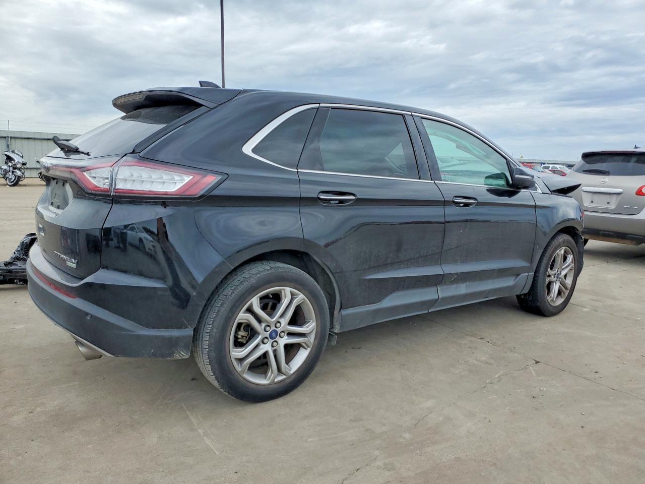 2016 Ford Edge Titanium - Image 3