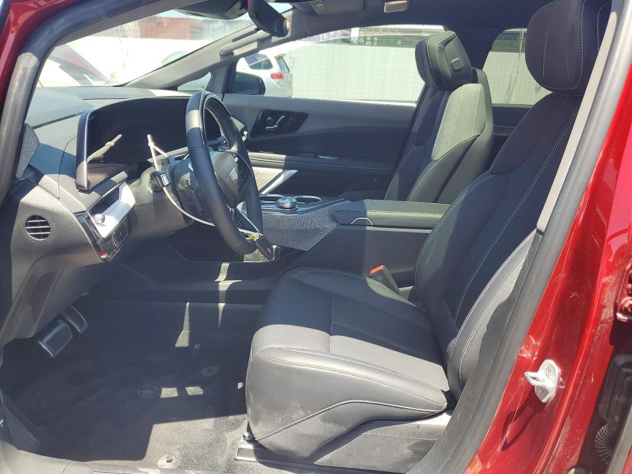 2025 Cadillac Optiq Luxury - Image 7