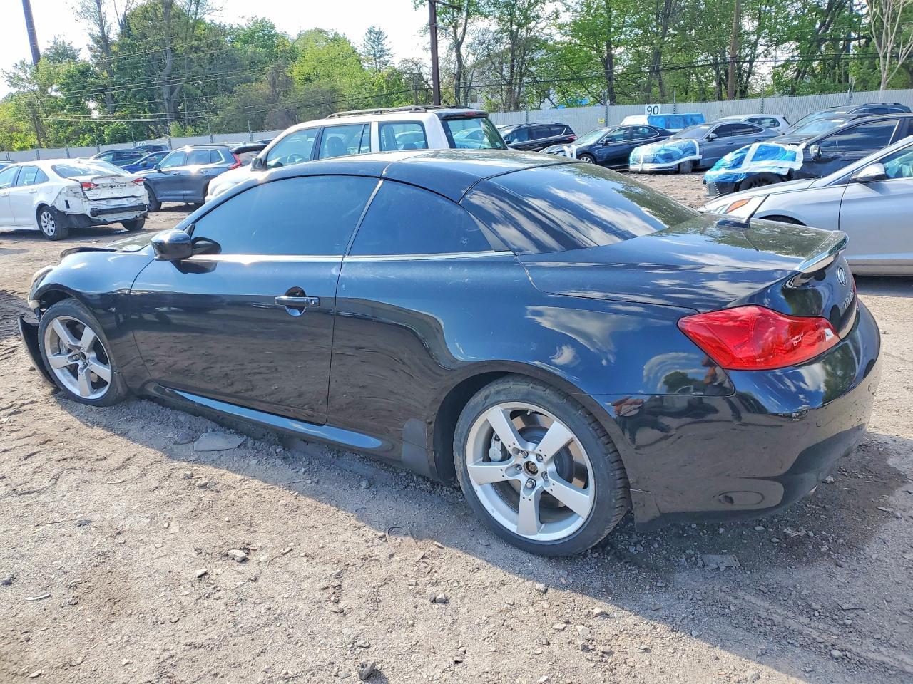 2012 Infiniti G37 Convertible Base - Фото 2