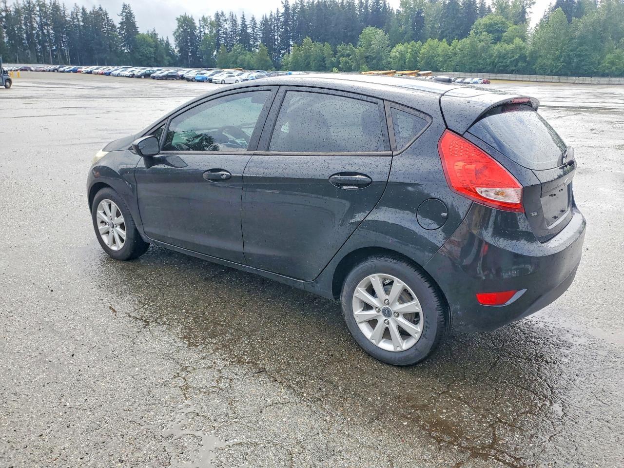 2011 Ford Fiesta Se - Фото 2