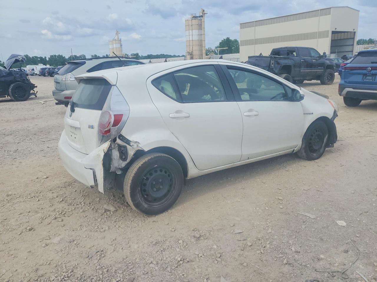 2014 Toyota Prius C Two - Image 3