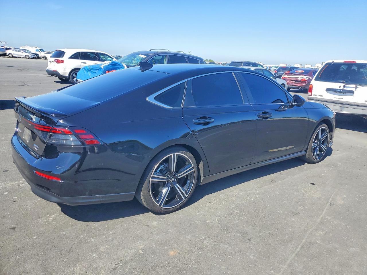 2024 Honda Accord Hybrid Sport - Image 3
