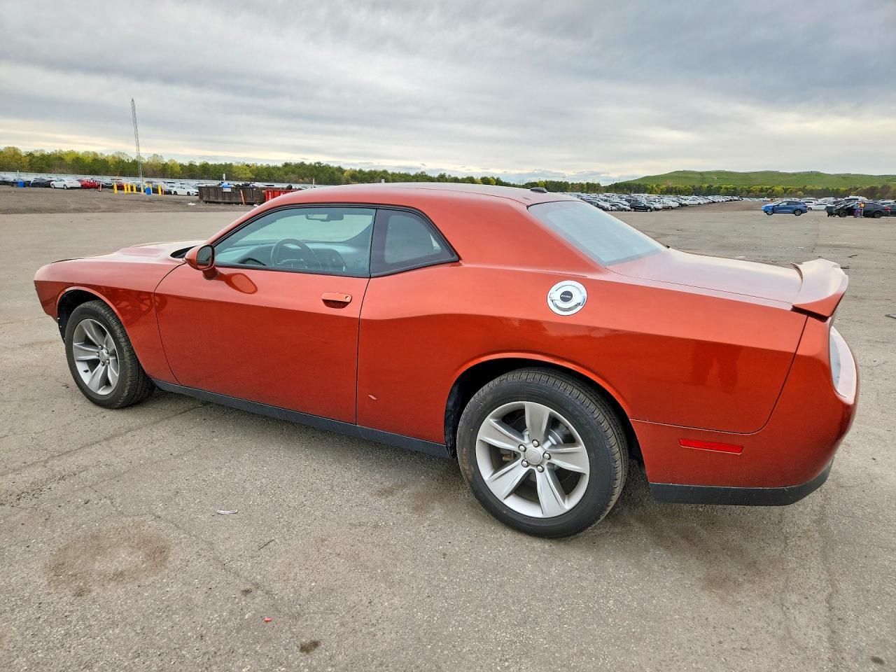 2021 Dodge Challenger Sxt - Фото 2