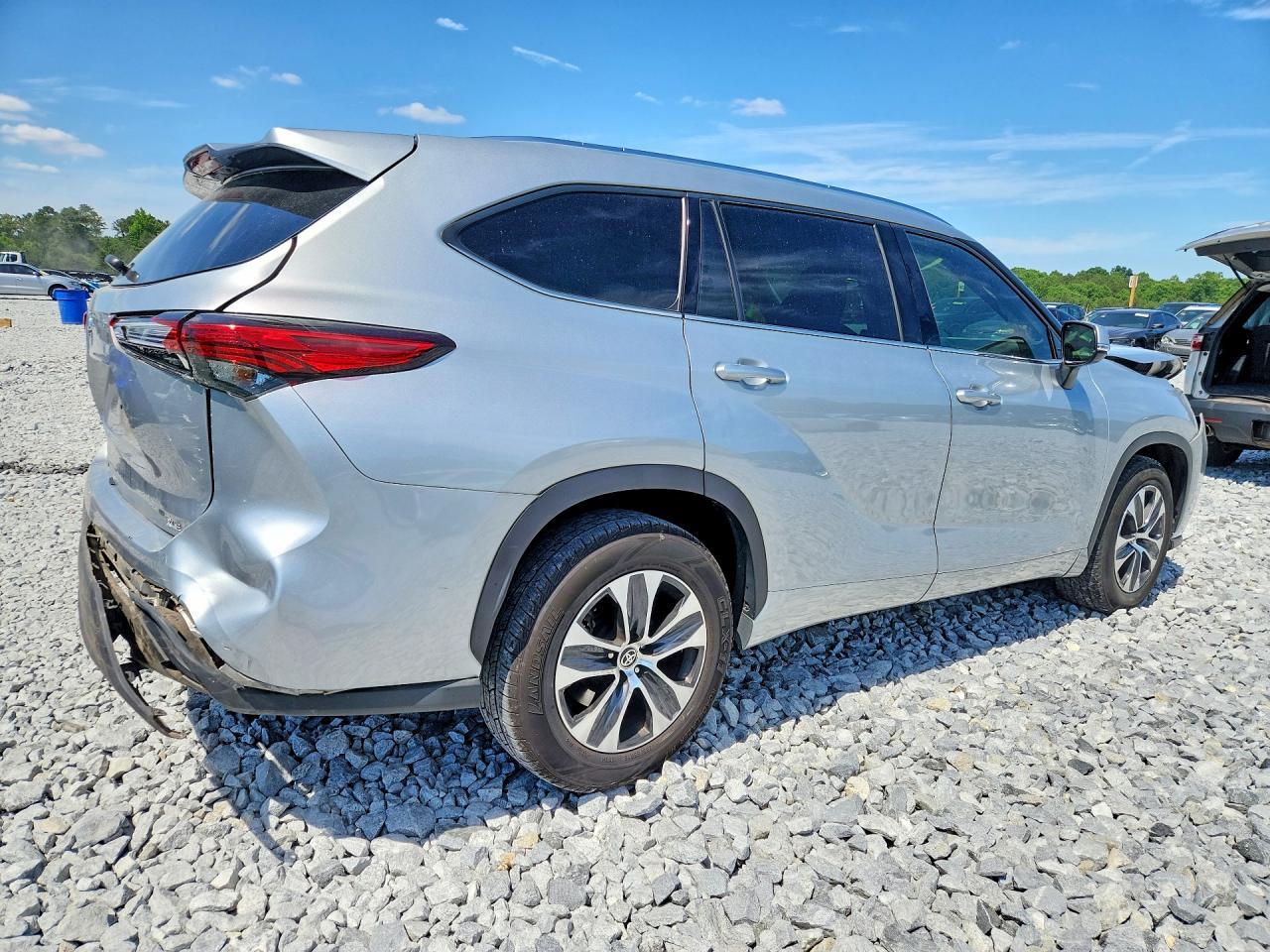 2020 Toyota Highlander Xle - Image 3