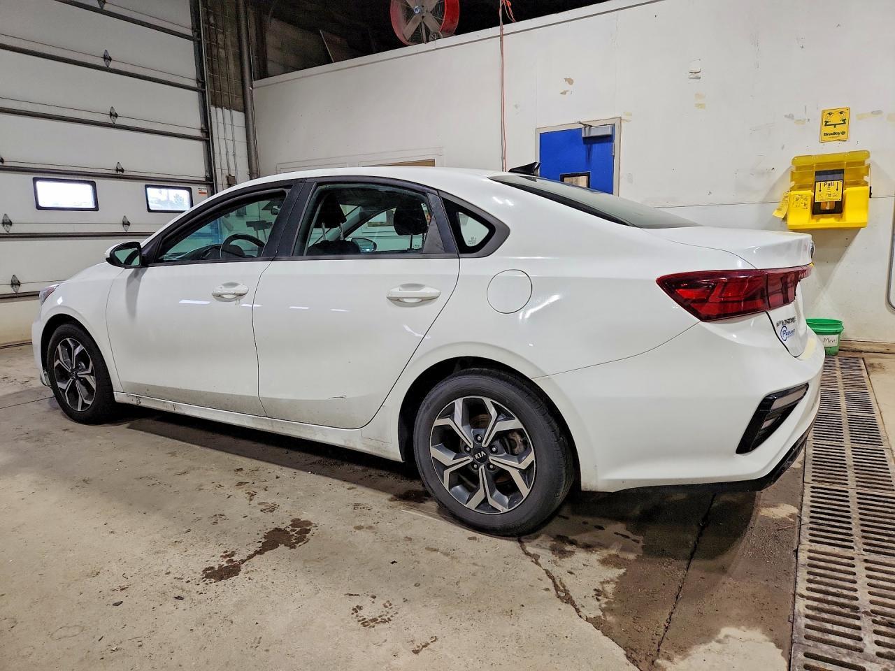 2021 Kia Forte Lxs - Image 2