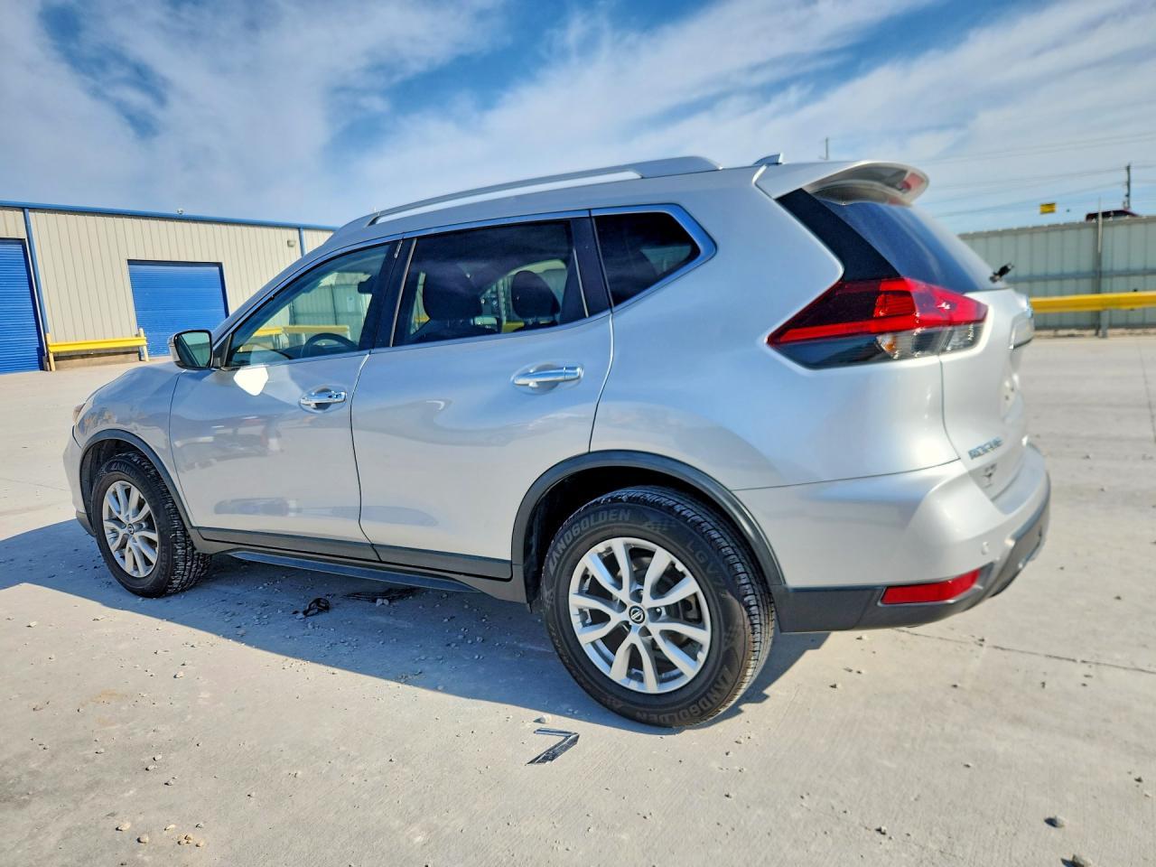 2019 Nissan Rogue Sv - Image 2