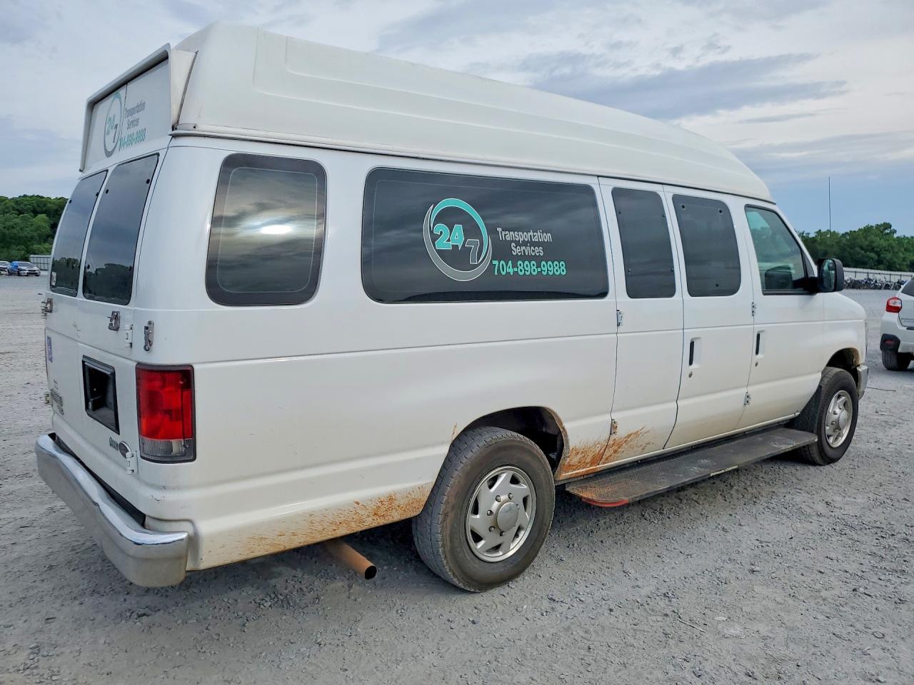 2014 Ford Econoline E250 Van - Image 3