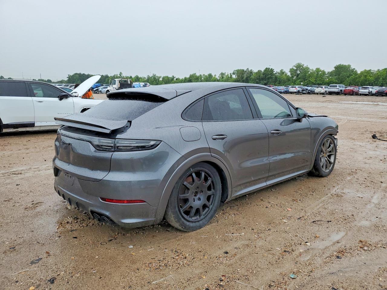 2023 Porsche Cayenne Gts Coupe - Image 3