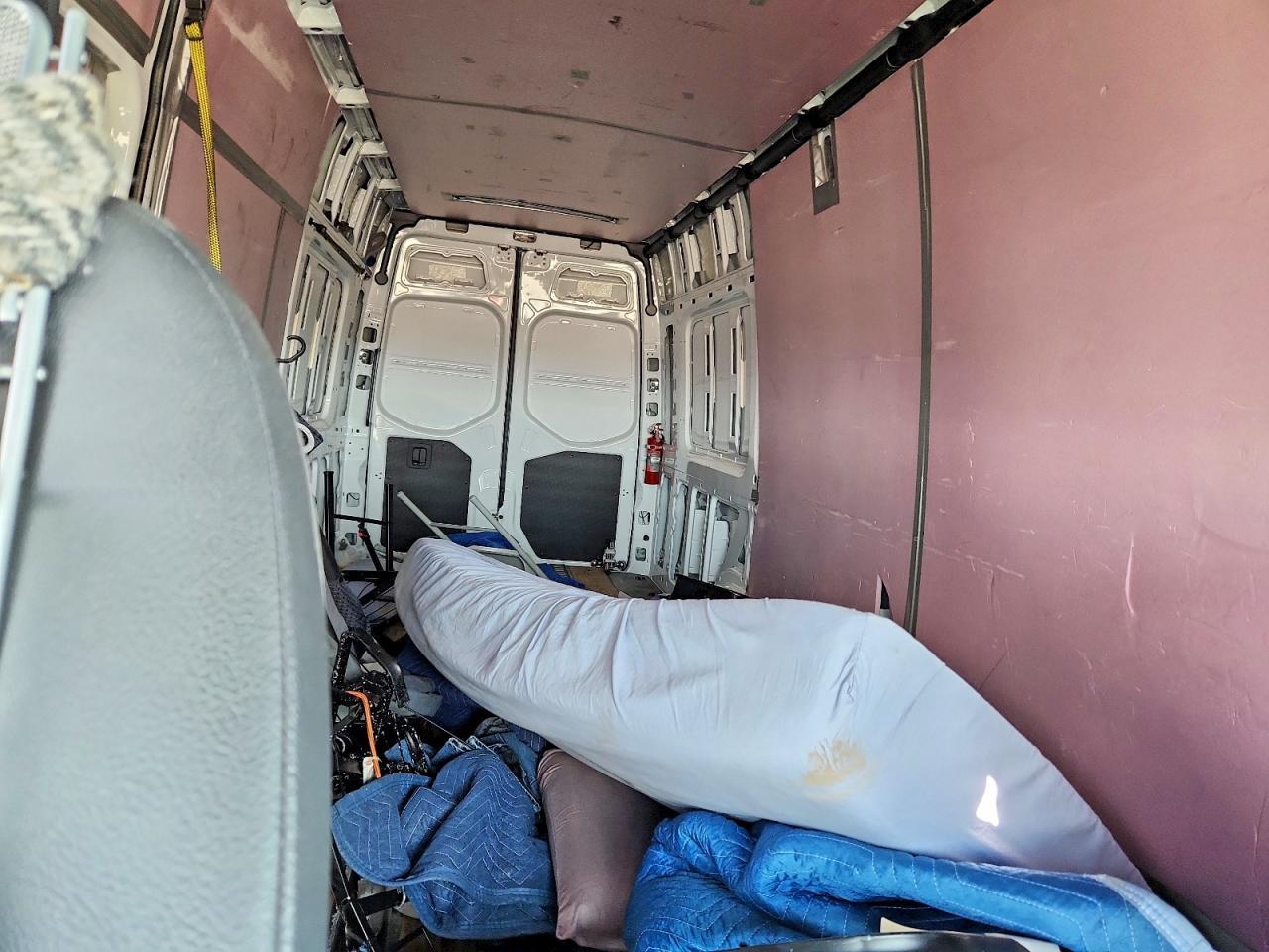 2025 Mercedes Benz Sprinter 2500 Delivery Van - Фото 6