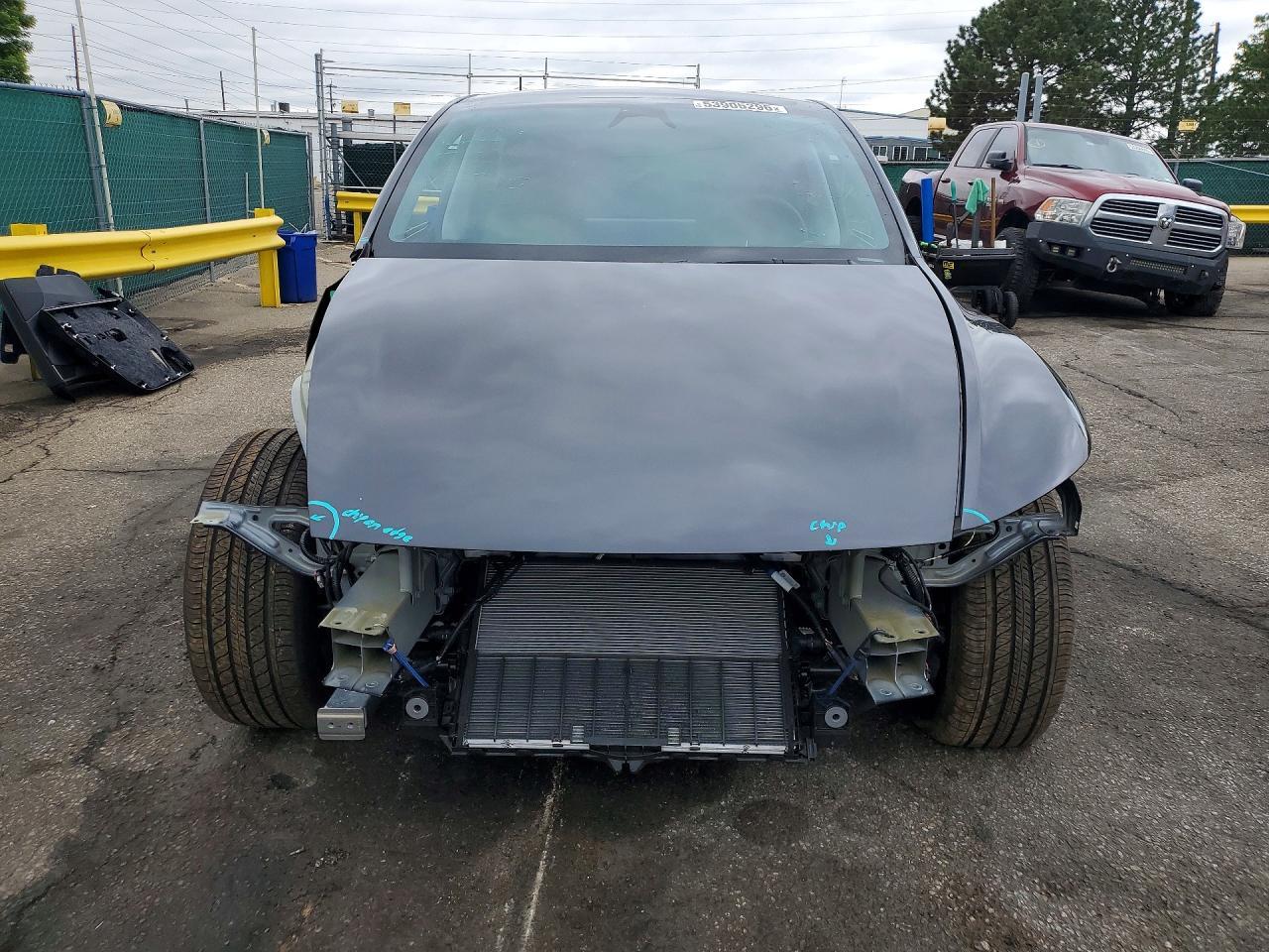 2026 Tesla Model Y - Фото 5