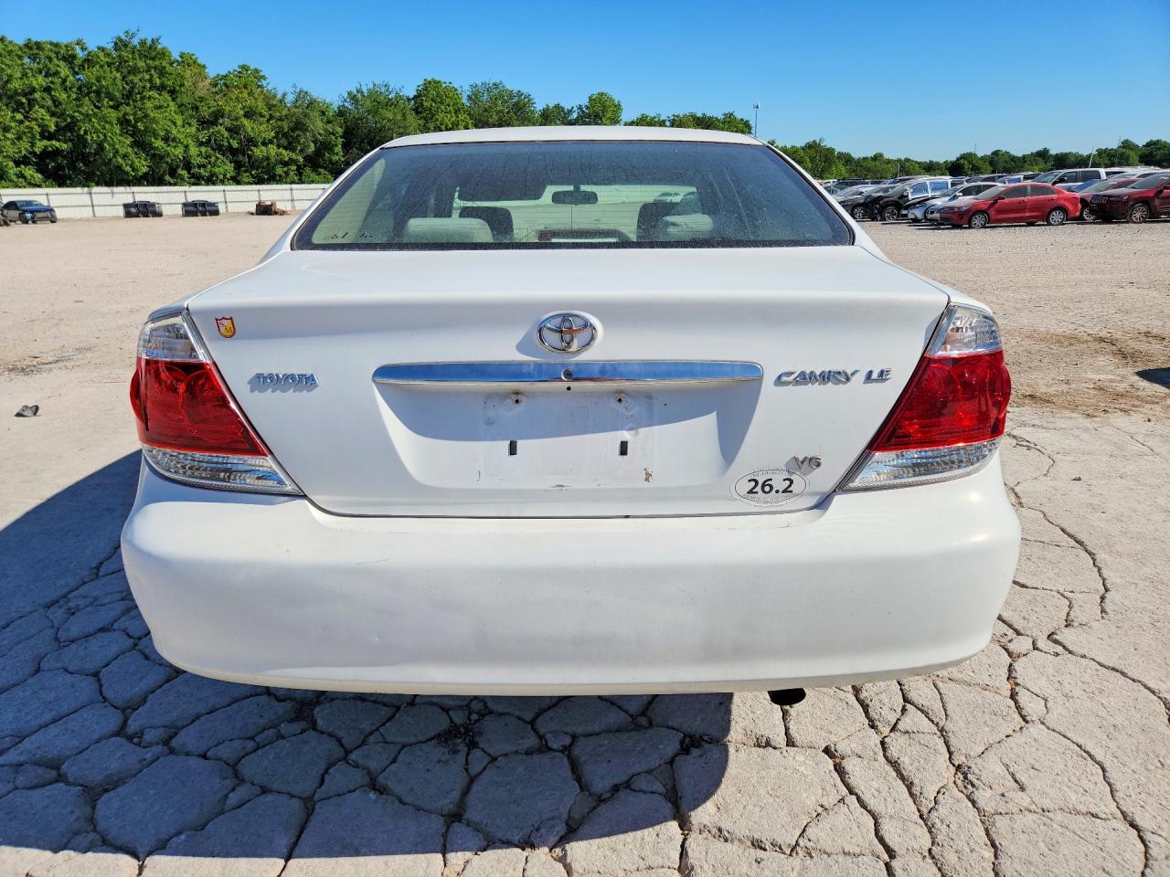 2006 Toyota Camry Le V6 - Image 6