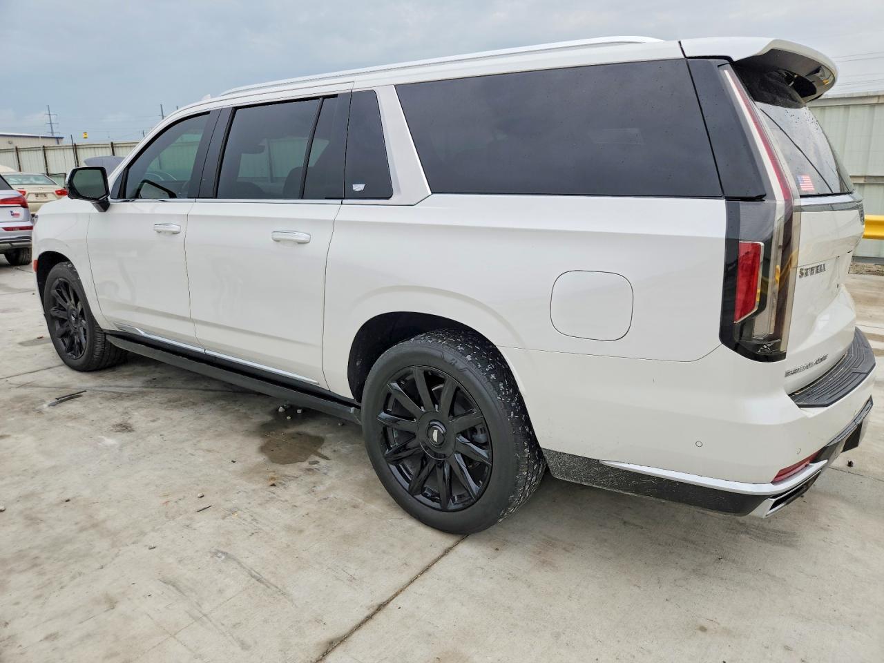 2021 Cadillac Escalade Esv Premium Luxury Platinum - Image 2