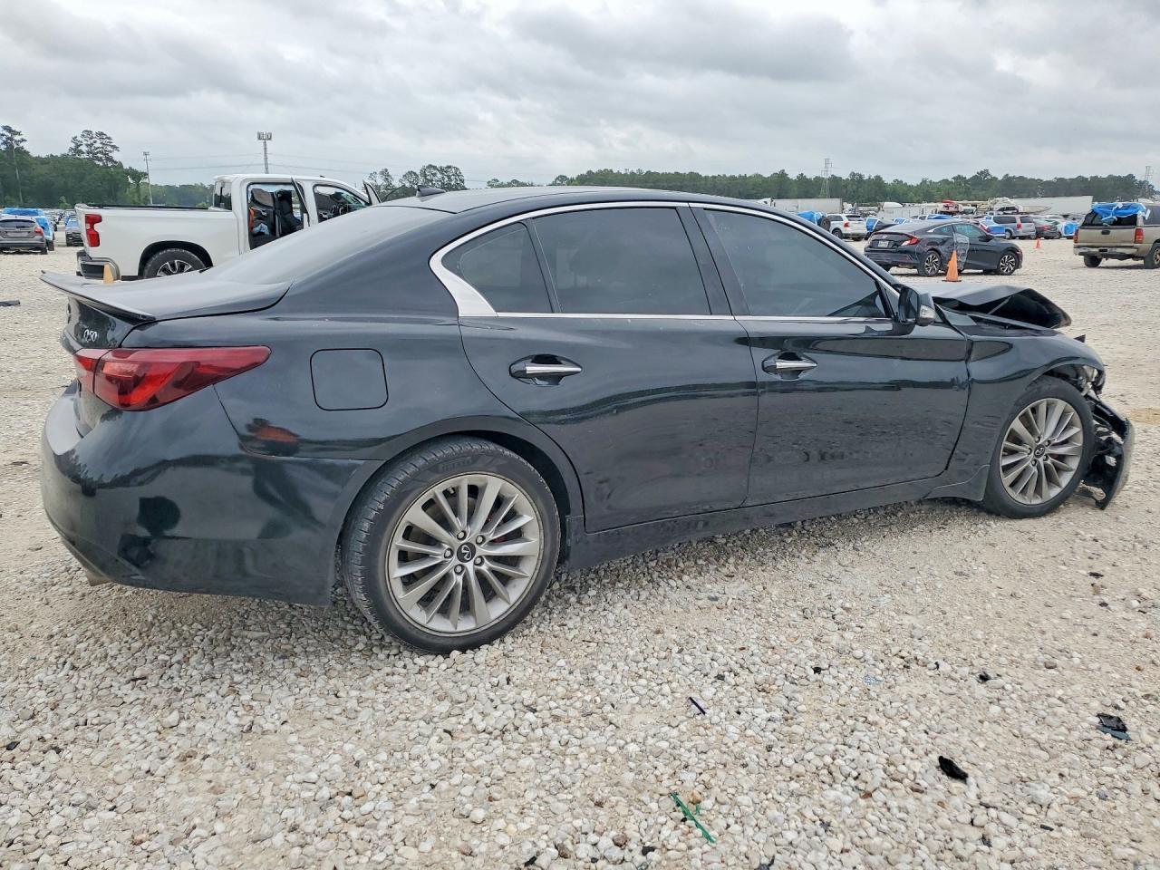 2021 Infiniti Q50 Luxe - Image 3