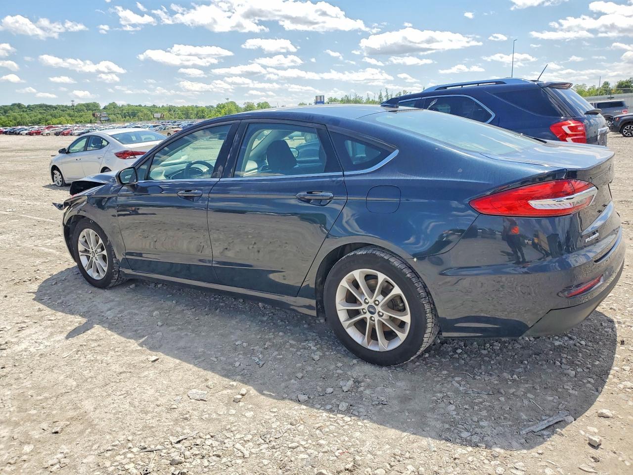 2020 Ford Fusion Se - Фото 2