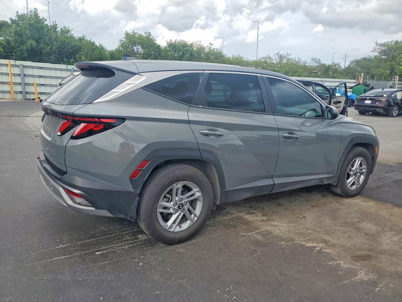 2025 Hyundai Tucson Se - Image 3