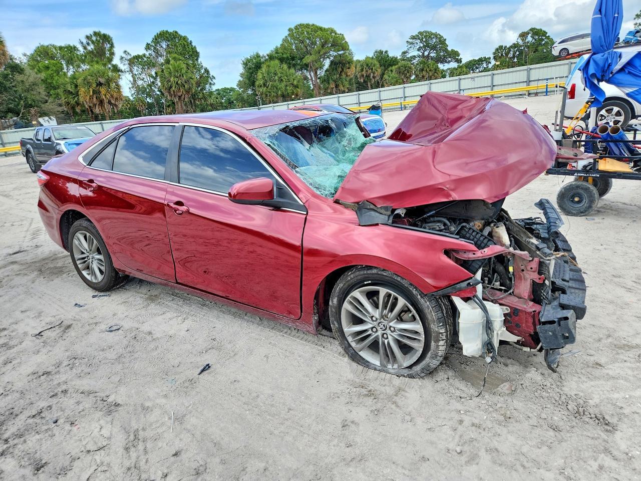 2017 Toyota Camry Se - Фото 4